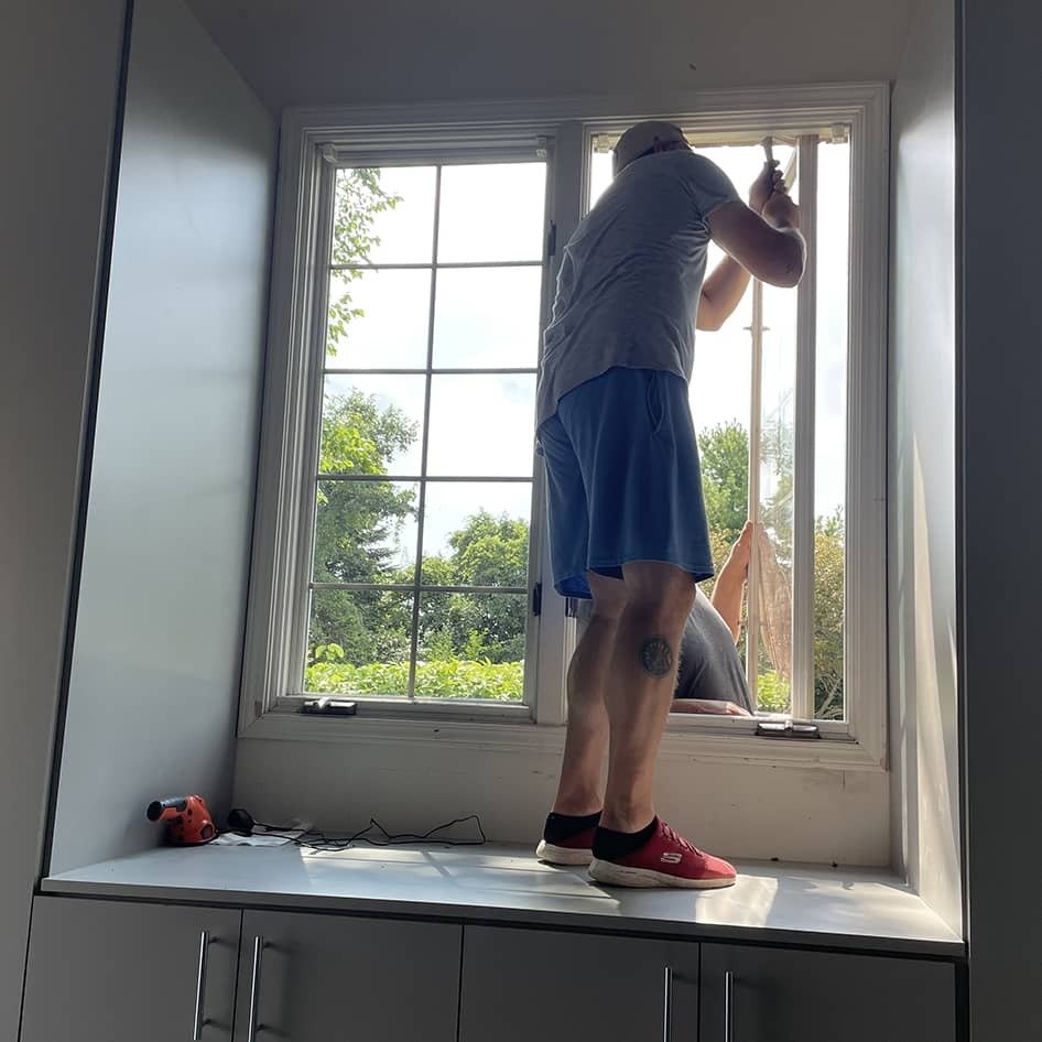 Frame & Hardware Fixes window professional service
